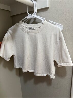 Zara Kids Cream Cropped Short Sleeve Tee